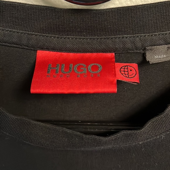 Black Hugo Boss T-Shirt with square logo - Picture 3 of 3